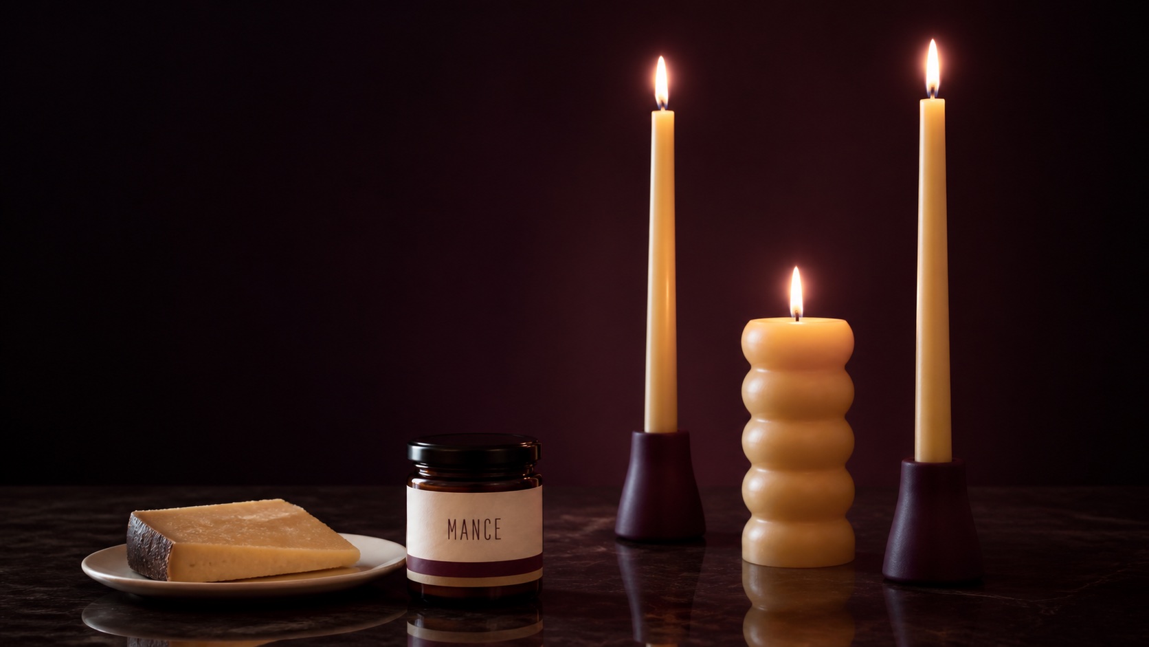 Bougies en cire d’abeille allumées